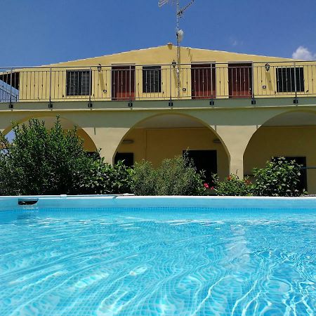 Villa Sole - Finaiti - Appartamento Per Turisti Floridia Ngoại thất bức ảnh