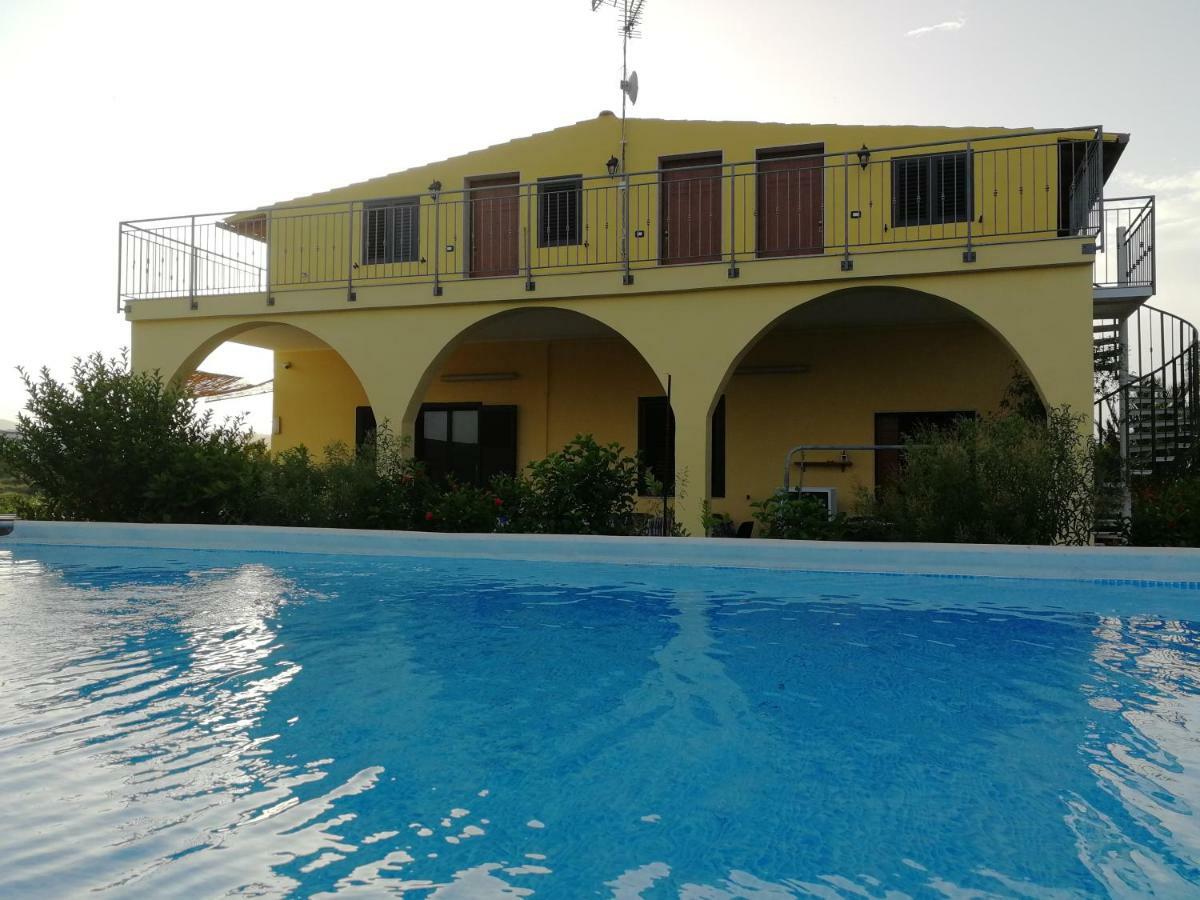 Villa Sole - Finaiti - Appartamento Per Turisti Floridia Ngoại thất bức ảnh