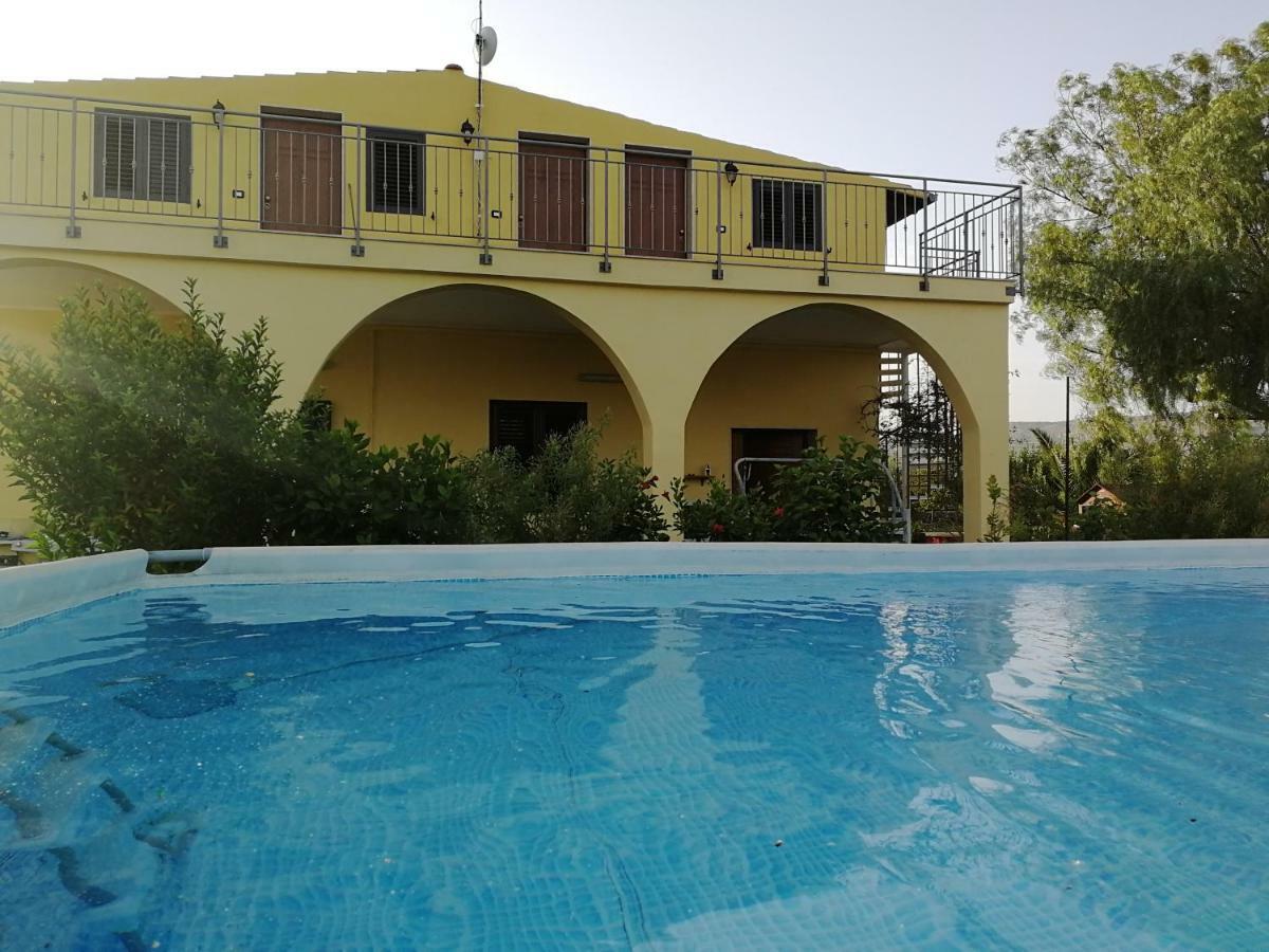 Villa Sole - Finaiti - Appartamento Per Turisti Floridia Ngoại thất bức ảnh