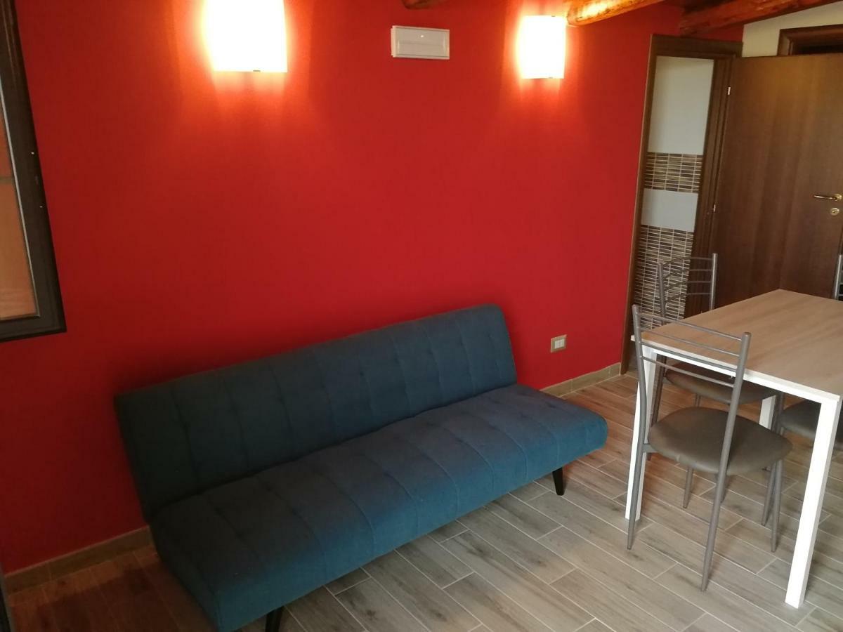 Villa Sole - Finaiti - Appartamento Per Turisti Floridia Ngoại thất bức ảnh