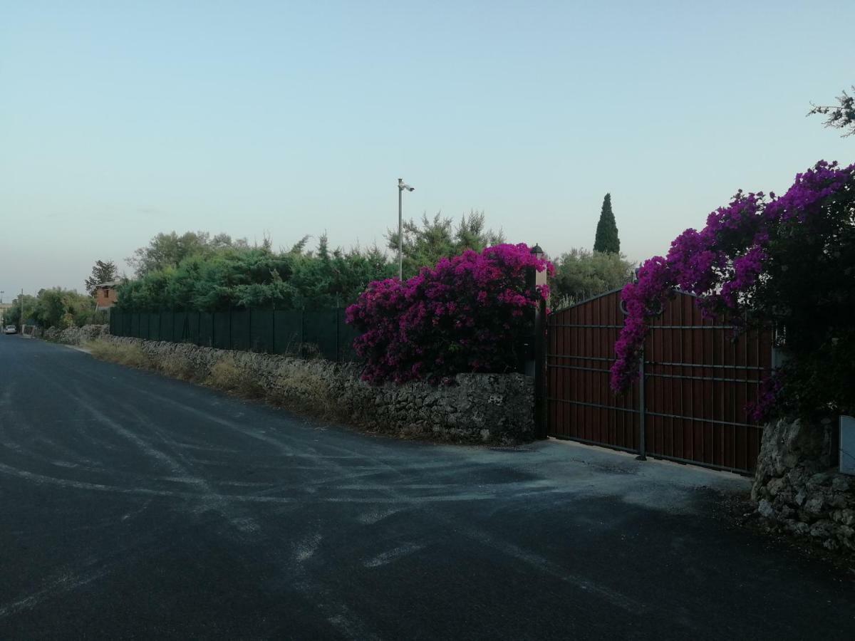 Villa Sole - Finaiti - Appartamento Per Turisti Floridia Ngoại thất bức ảnh